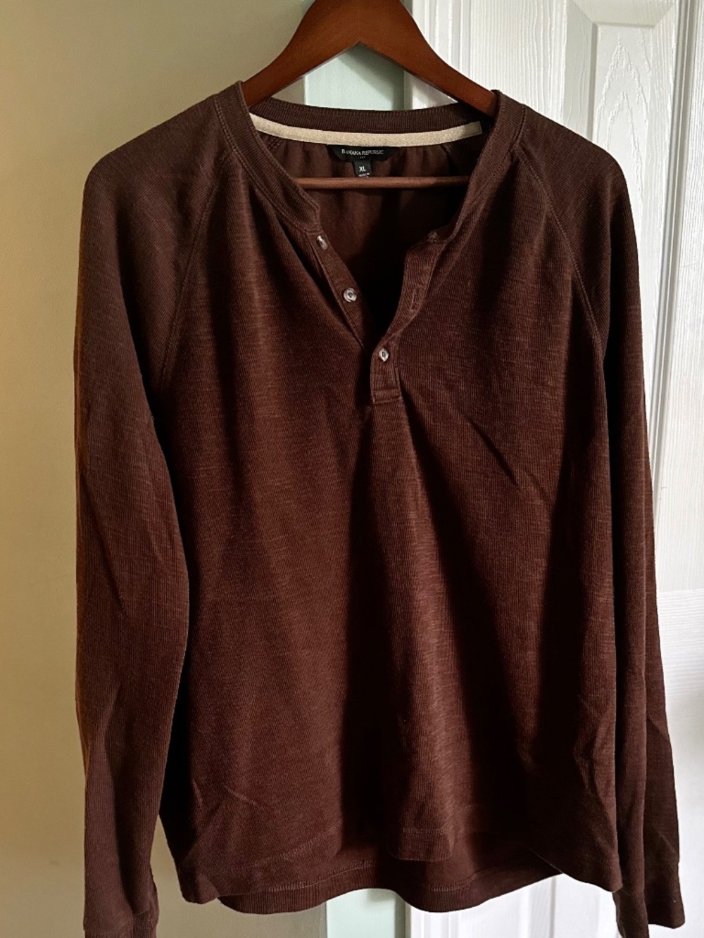 BANANA REPUBLIC FACTORY Long Sleeve Henley Sweater - Pecan Brown - XL